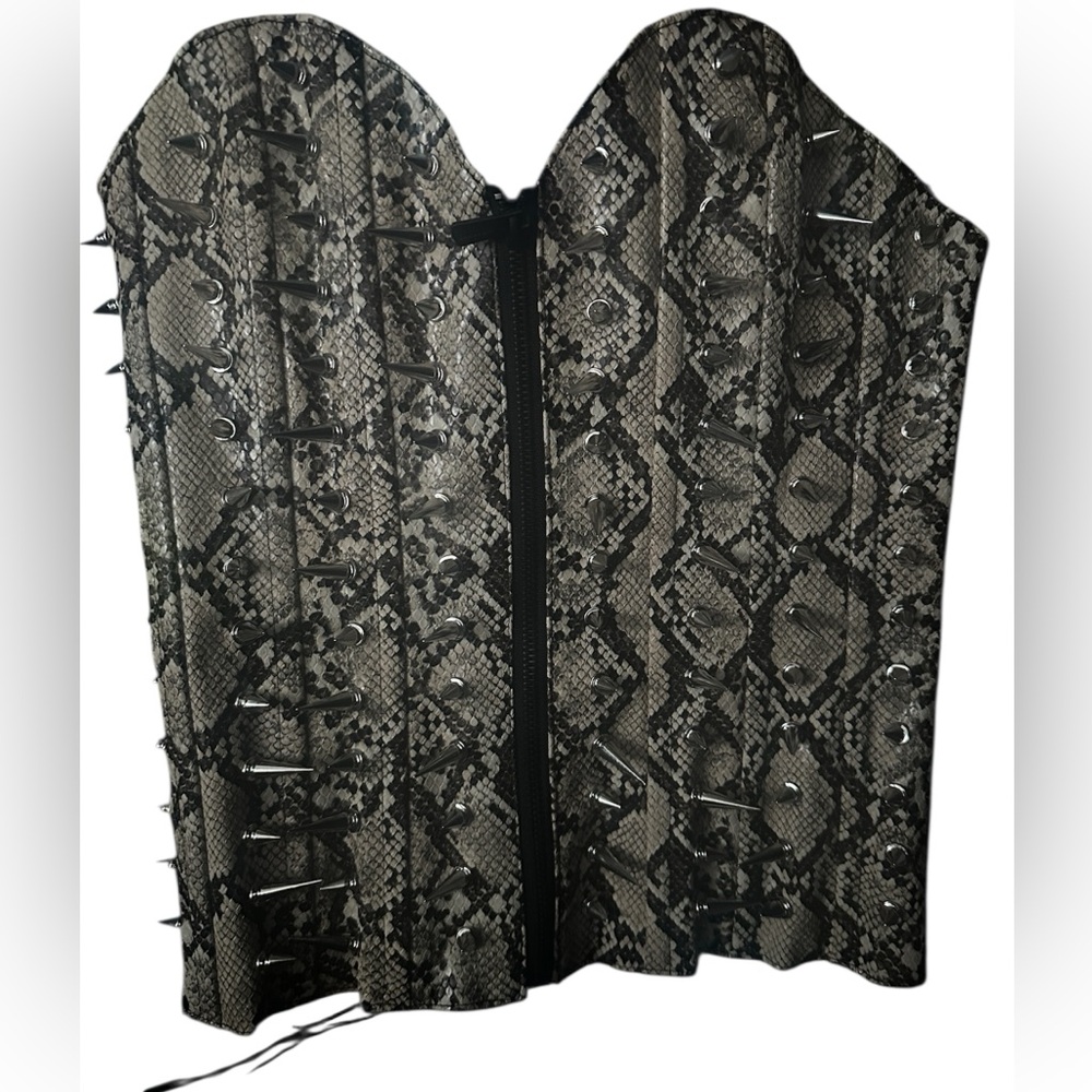 Namilia spiked reptile print